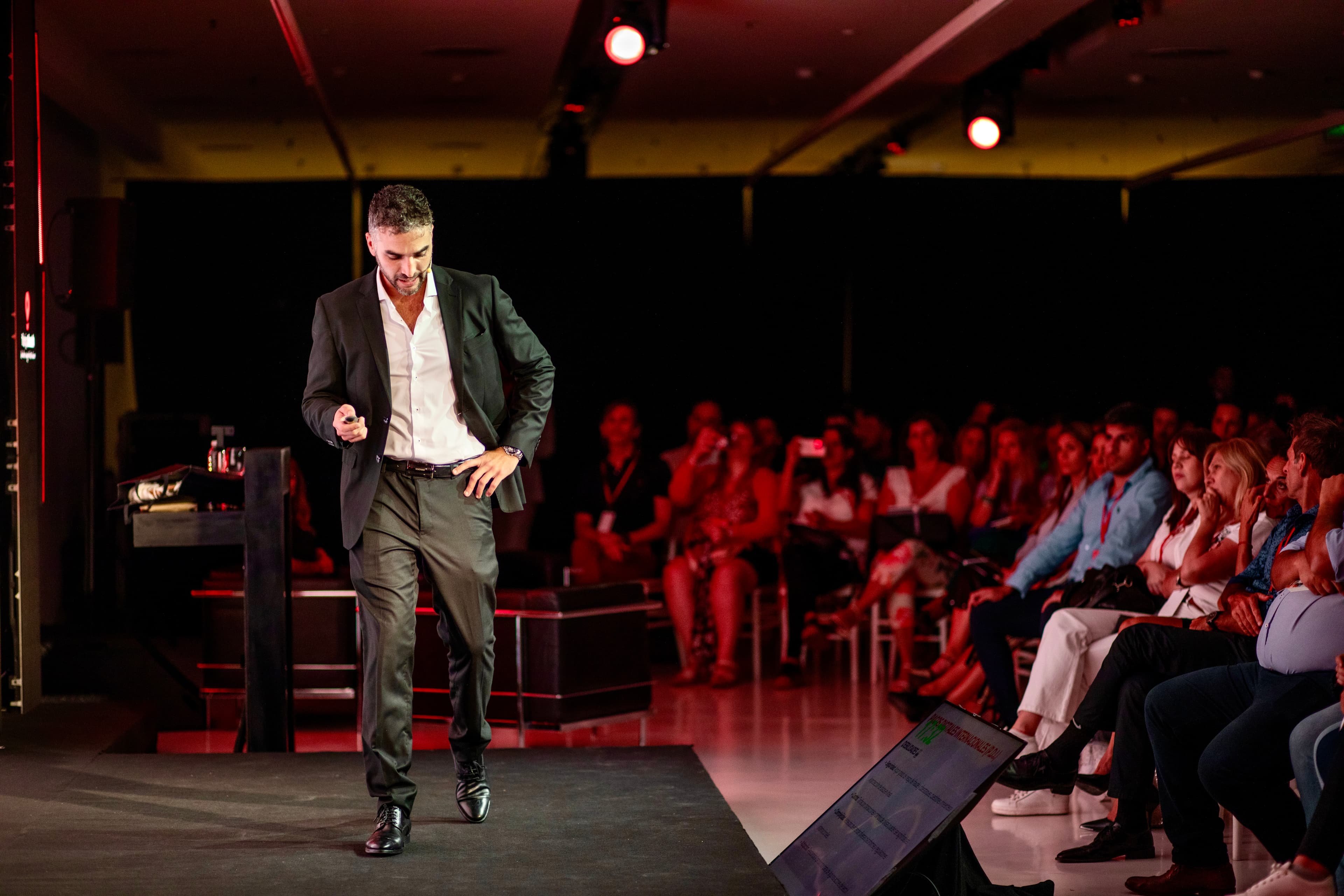 Axel Nielsen en el escenario del Faena Hotel, Buenos Aires.